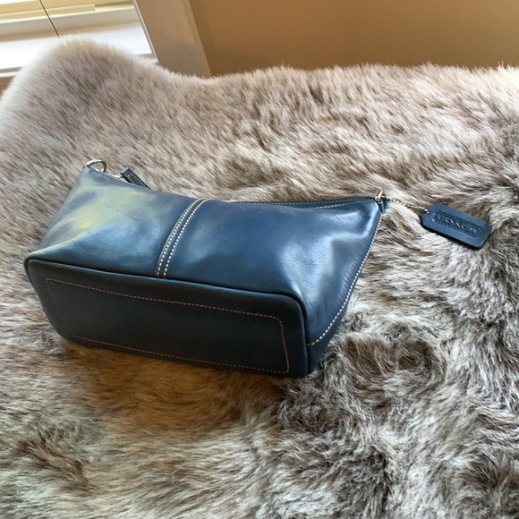 Coach - Picture 3 of 9